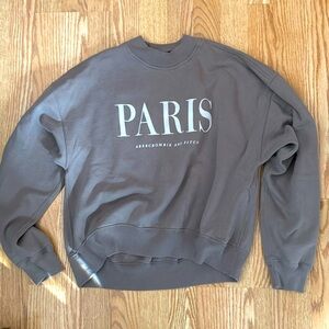 ABERCROMBIE & FITCH sweatshirt size medium.